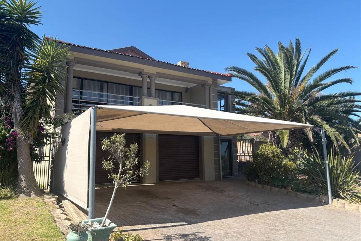 Elevated Coastal Living in Seemeeu Park, Mossel Bay - Photo 3