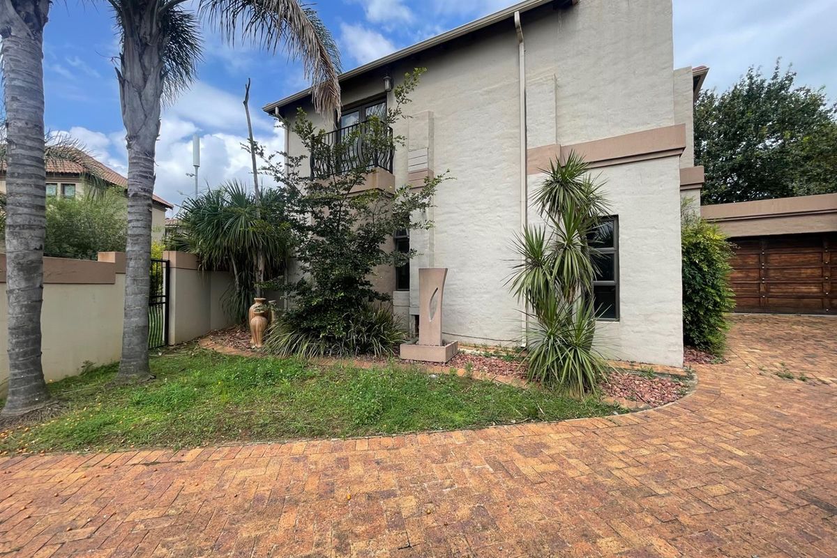 Luxury 3-Bedroom Home for Sale - Glen Erasmia Estate - Photo 2