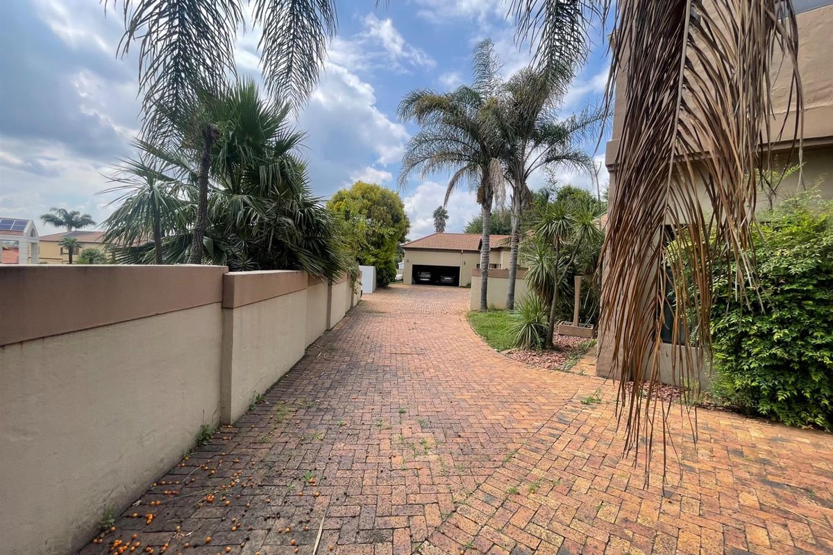 Luxury 3-Bedroom Home for Sale - Glen Erasmia Estate - Photo 3