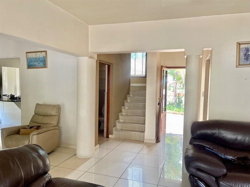 Luxury 3-Bedroom Home for Sale - Glen Erasmia Estate - Photo 9