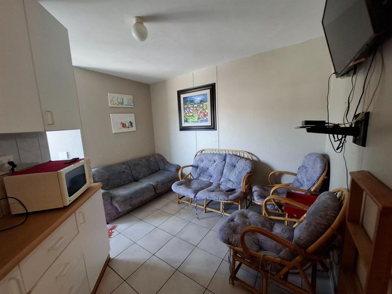 Investment apartment close to amenities for sale - Photo 2