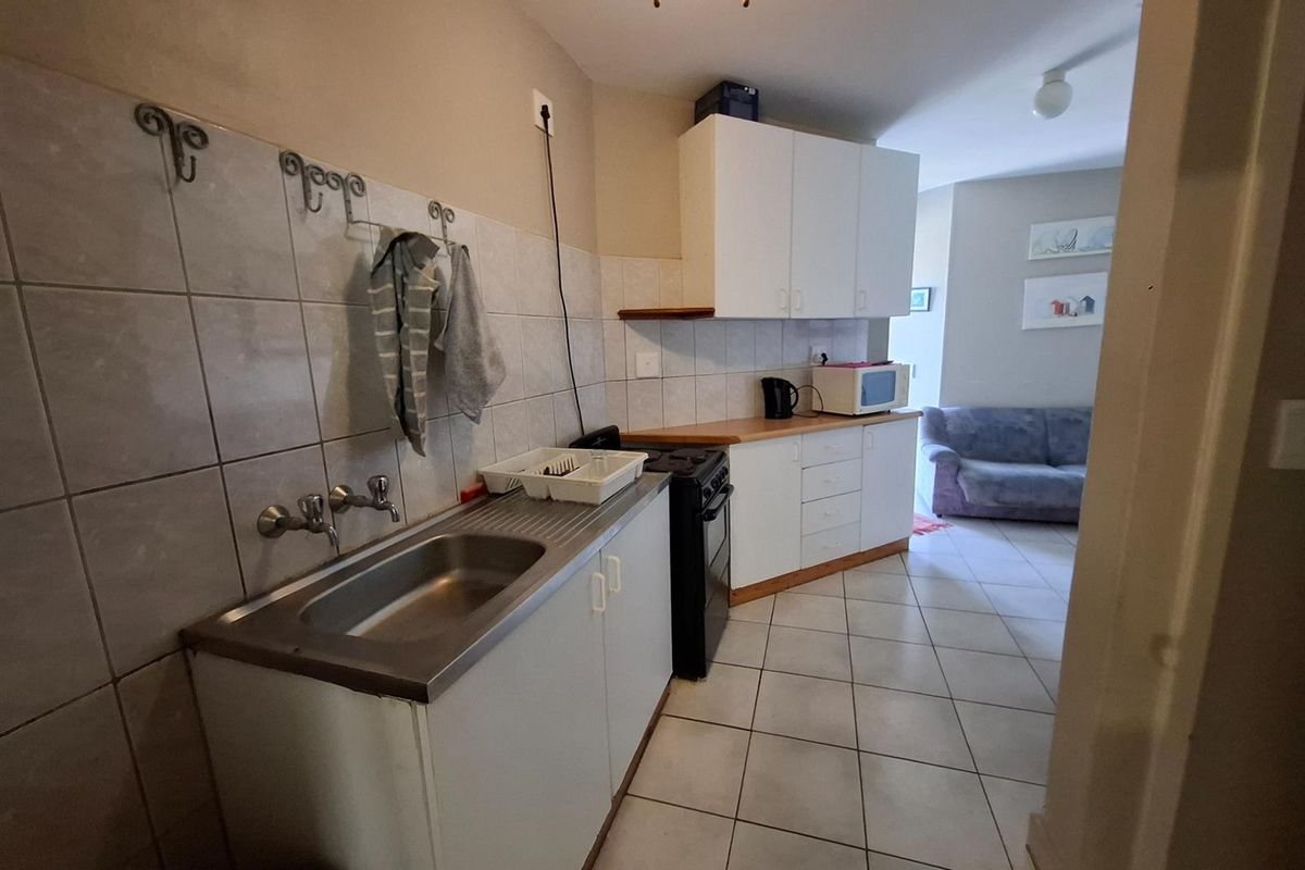 Investment apartment close to amenities for sale - Photo 3