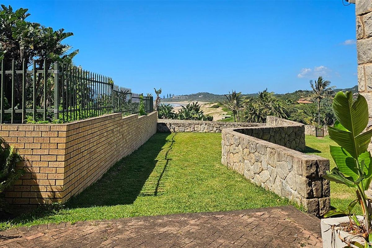 Townhouse For Sale in Marina Beach KwaZulu Natal - Photo 4