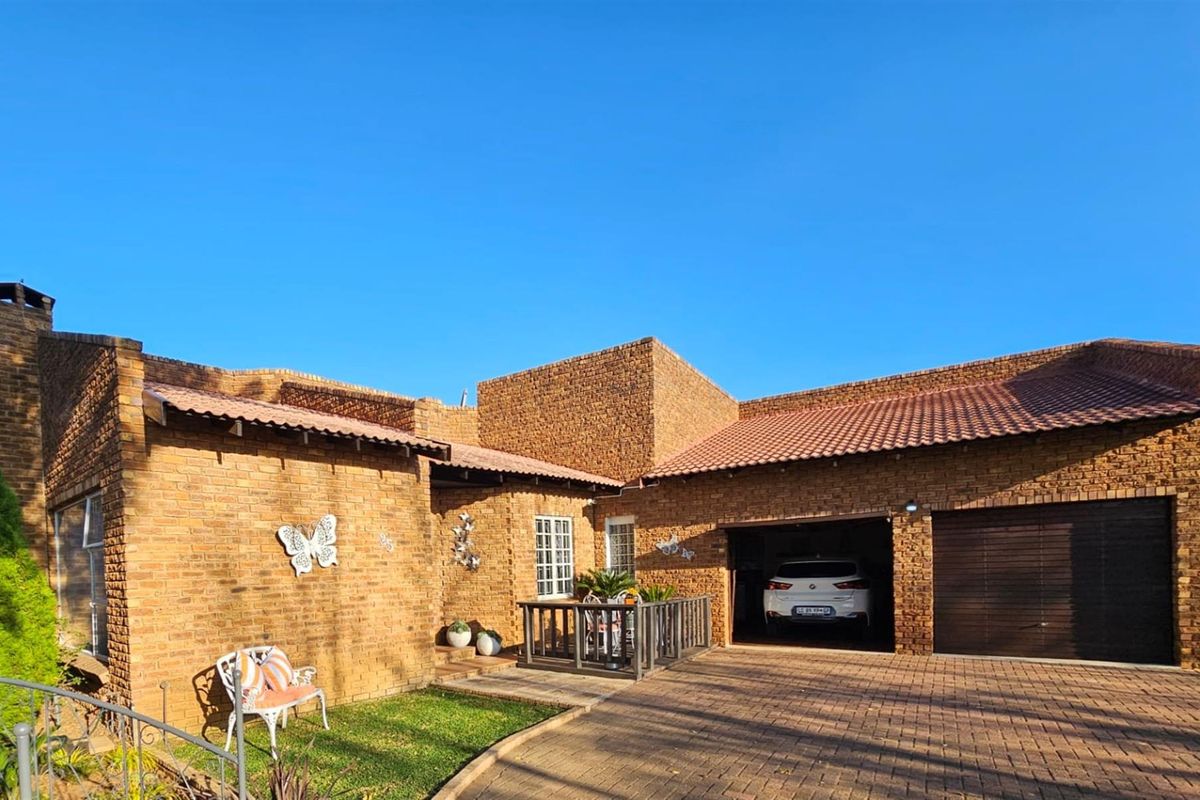 This Beautiful 3 bedroom, 3 bathroom family home is an Entertainers Dream - Photo 4
