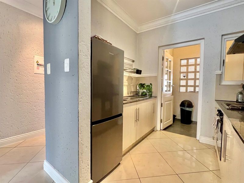 2-Bed, 2-Bath Duplex Apartment in Central Morningside - Photo 4