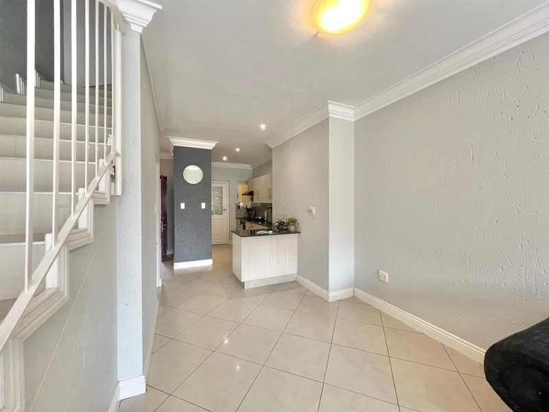 2-Bed, 2-Bath Duplex Apartment in Central Morningside - Photo 6