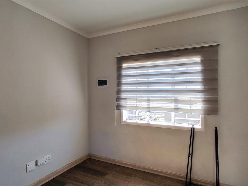 Well-Presented Two-Bedroom Apartment in Khadia Terrace, South Hills - Photo 8