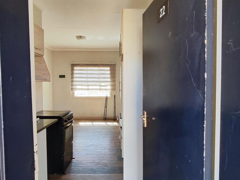 Well-Presented Two-Bedroom Apartment in Khadia Terrace, South Hills - Photo 3