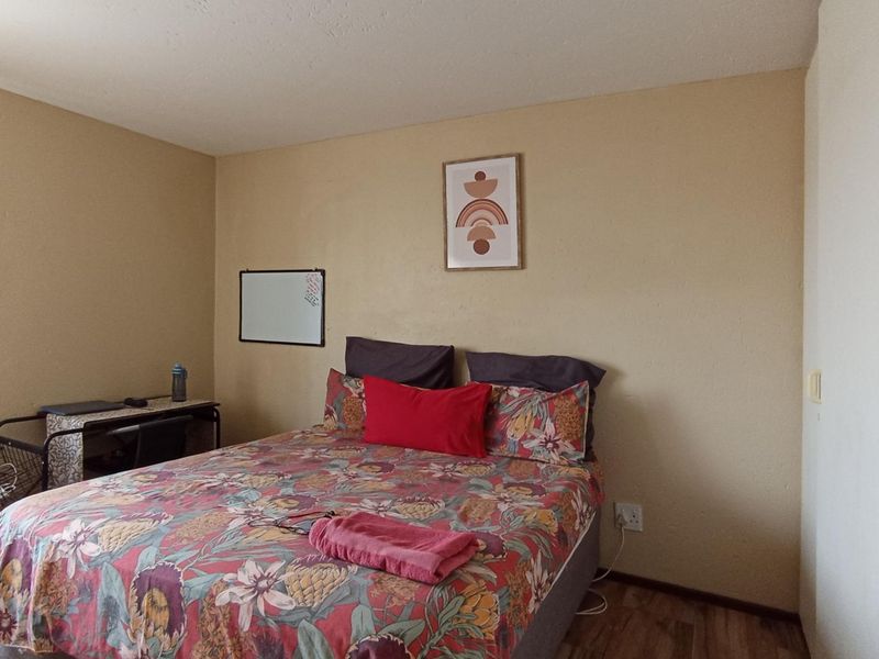 Secure, Well-Positioned Two-Bedroom Apartment with Lifestyle Appeal - Photo 7