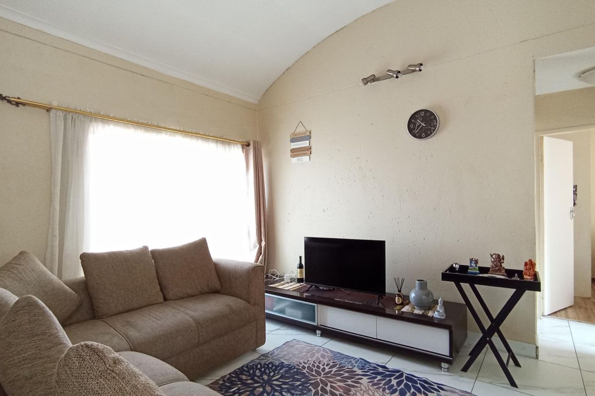 Secure, Well-Positioned Two-Bedroom Apartment with Lifestyle Appeal - Photo 3