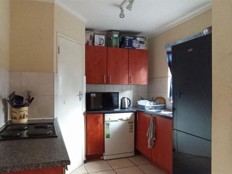 Ground Floor Stack Apartment For Sale in Kosmosdal, Centurion - Photo 7