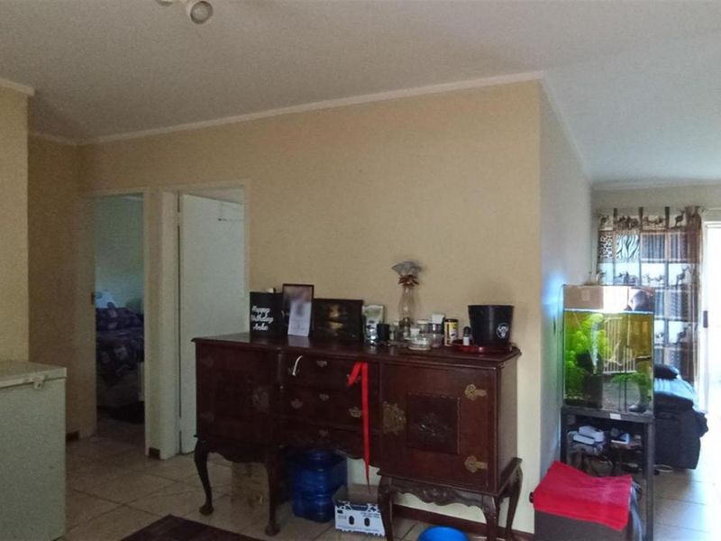 Ground Floor Stack Apartment For Sale in Kosmosdal, Centurion - Photo 5