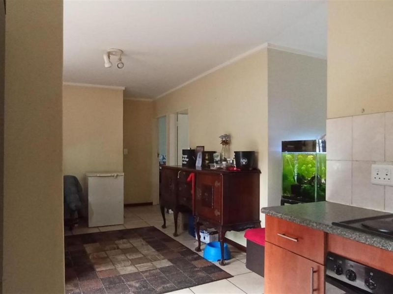 Ground Floor Stack Apartment For Sale in Kosmosdal, Centurion - Photo 6