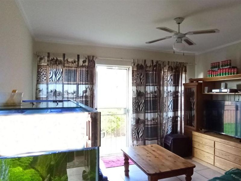 Ground Floor Stack Apartment For Sale in Kosmosdal, Centurion - Photo 8