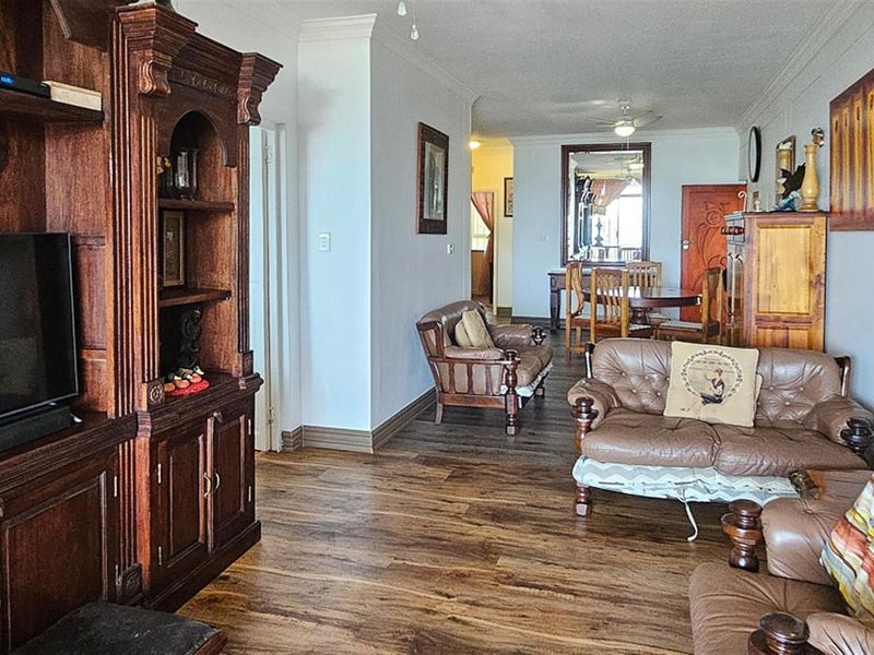 Apartment For Sale in Manaba Beach, Margate, KwaZulu Natal - Photo 2