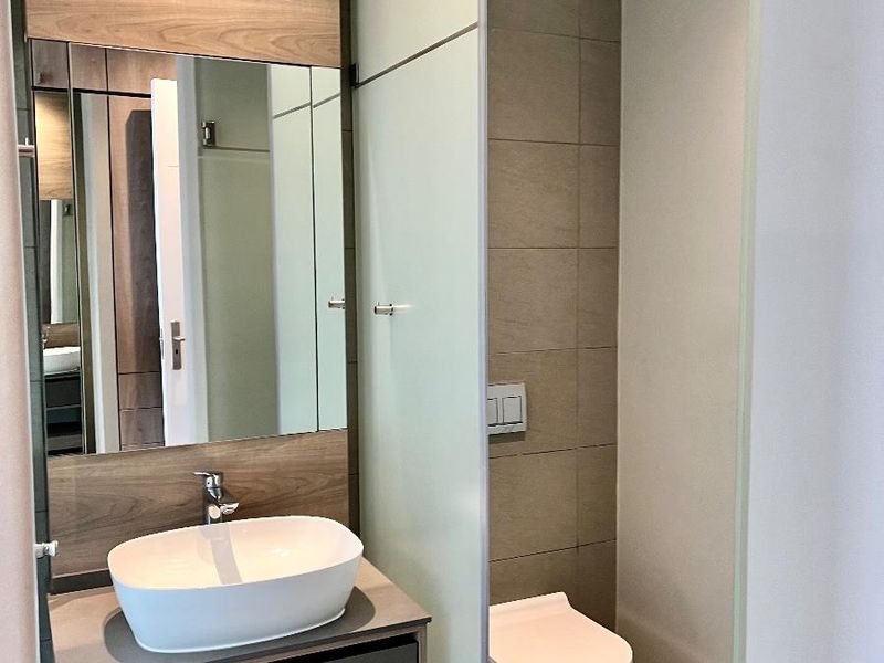 Apartment To Rent in Rosebank, Johannesburg - Photo 5