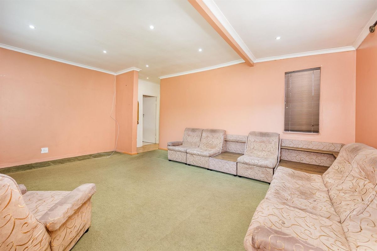 House for Sale - Charlesville, Cape Town - Photo 4