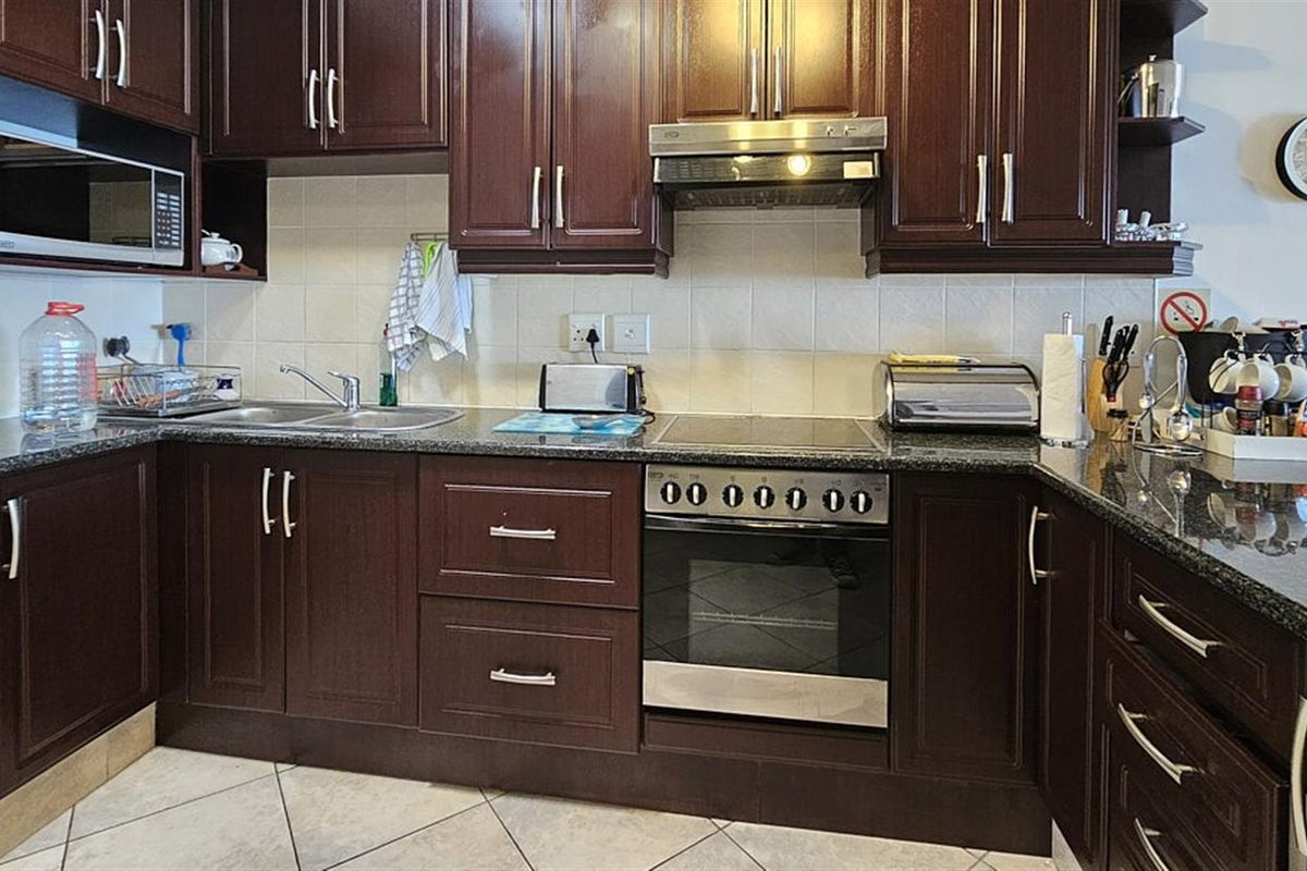 Apartment For Sale in Manaba Beach, Margate, KwaZulu Natal - Photo 4