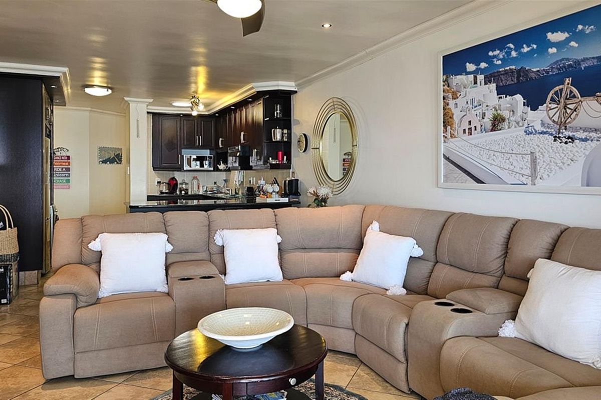 Apartment For Sale in Manaba Beach, Margate, KwaZulu Natal - Photo 3