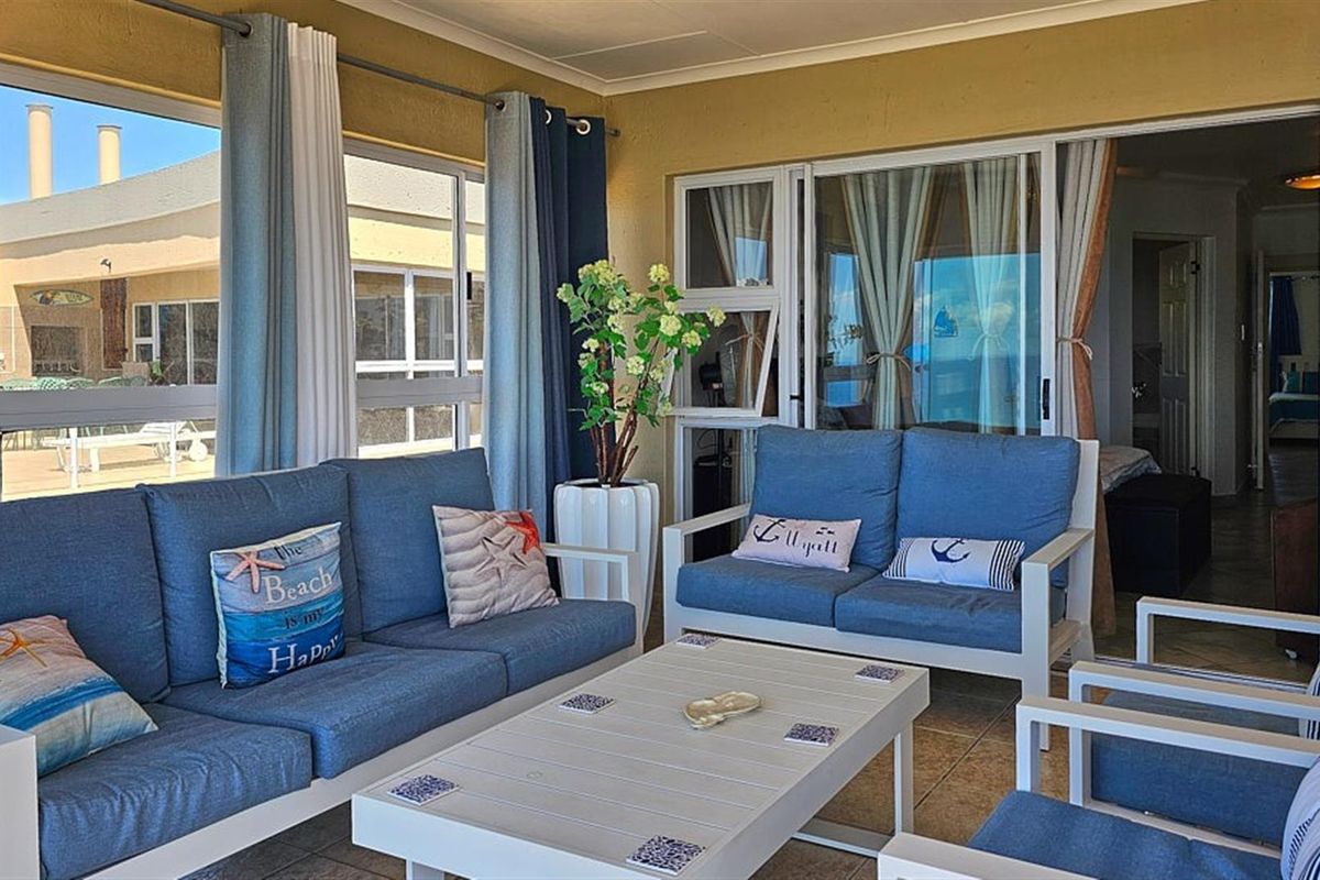 Apartment For Sale in Manaba Beach, Margate, KwaZulu Natal - Photo 2