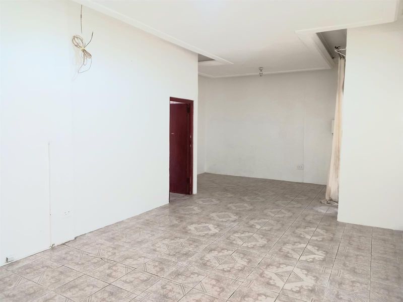 3 Bedroom House With a granny flat and a Garage for Sale in Shastri Park, Phoenix, KwaZulu Natal - Photo 9