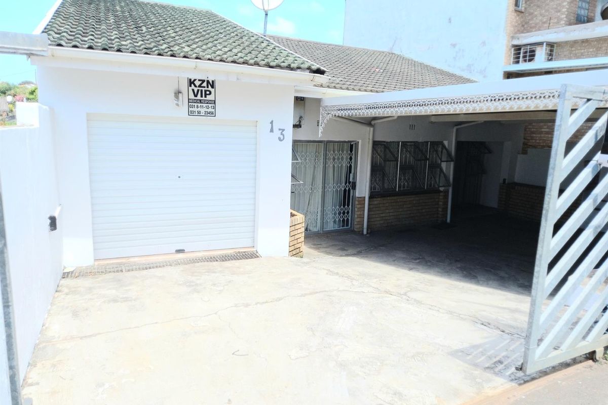 3 Bedroom House With a granny flat and a Garage for Sale in Shastri Park, Phoenix, KwaZulu Natal - Photo 2