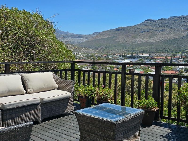 A Sanctuary on the Mountainside - Photo 9