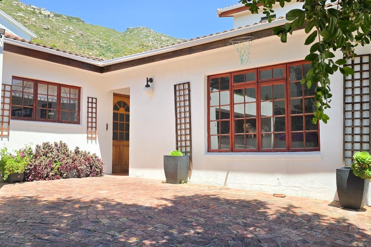 A Sanctuary on the Mountainside - Photo 3