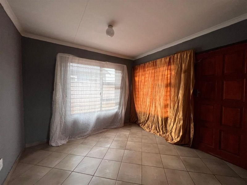 House For Sale in Palm Springs, Evaton - Photo 4