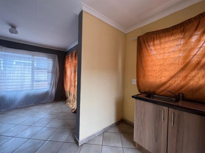 House For Sale in Palm Springs, Evaton - Photo 3