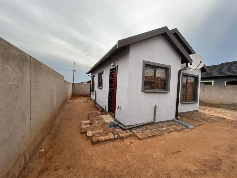 House For Sale in Palm Springs, Evaton - Photo 9