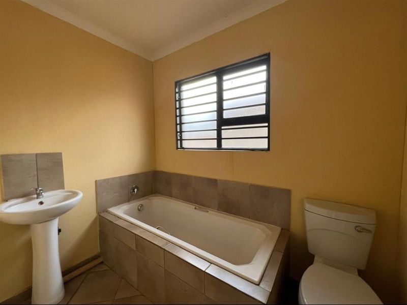 House For Sale in Palm Springs, Evaton - Photo 8