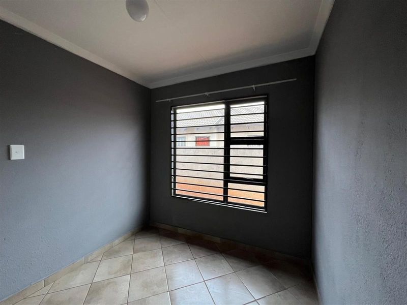 House For Sale in Palm Springs, Evaton - Photo 6