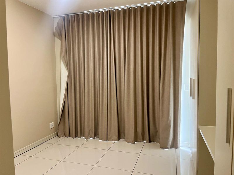 Apartment To Rent in Rosebank, Johannesburg - Photo 8