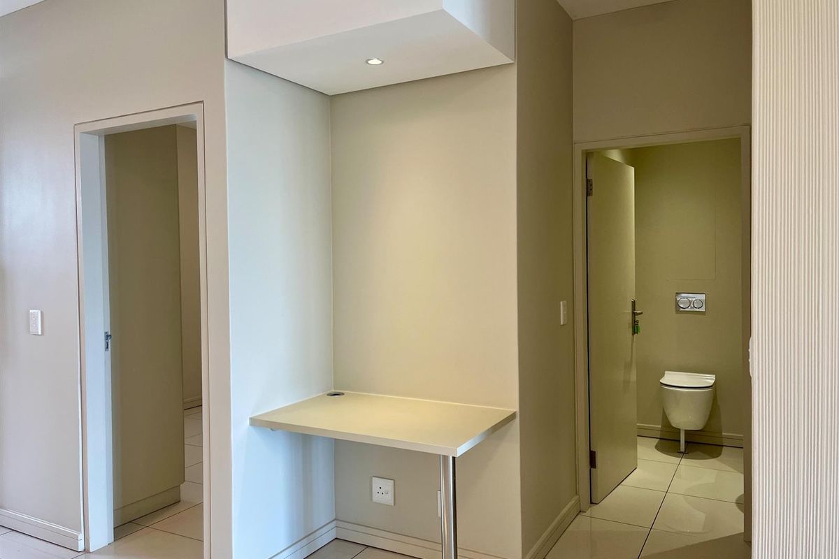 Apartment To Rent in Rosebank, Johannesburg - Photo 4