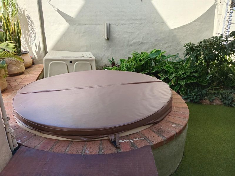 Exceptional Coastal Family Home with Panoramic Sea Views - Photo 5