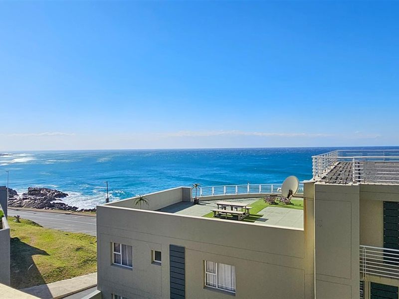 Spacious 3 Bedroom with Sea Views - Photo 2