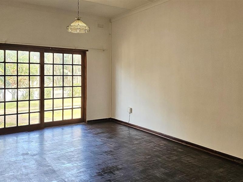 4 Bedroom House with OLD WORLD CHARM - Photo 3