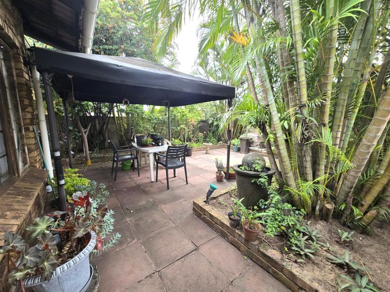 Low maintenance, 2 Bedroom facebrick unit for sale - Photo 1