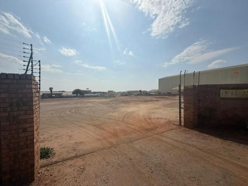 Industrial Property To Rent in Vaalbank, Middelburg - Photo 2