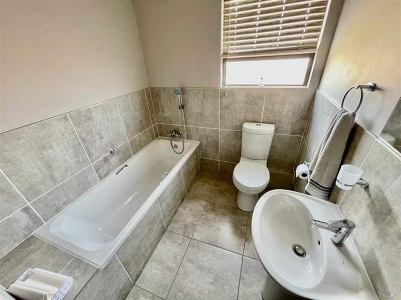 House For Sale in Jackaroo Park, Witbank - Photo 6