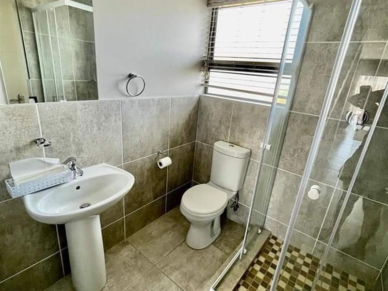 House For Sale in Jackaroo Park, Witbank - Photo 3