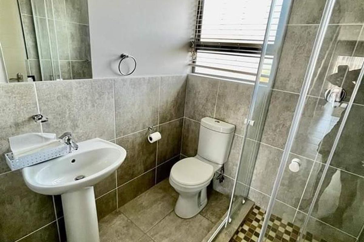 House For Sale in Jackaroo Park, Witbank - Photo 3