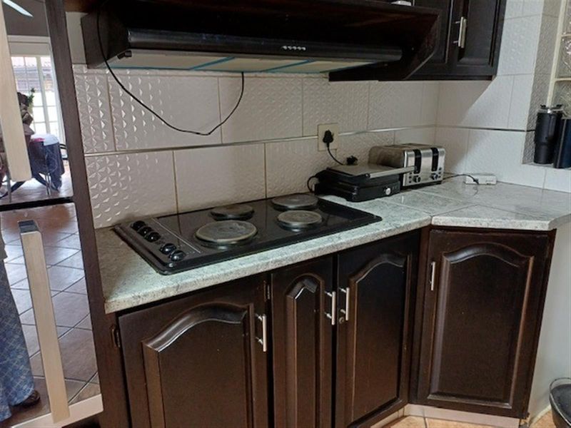 Well Maintained Large Family Home for Sale - Photo 9