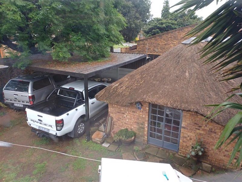 Well Maintained Large Family Home for Sale - Photo 2