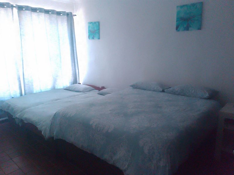 Townhouse To Rent in Port Edward KwaZulu Natal - Photo 8