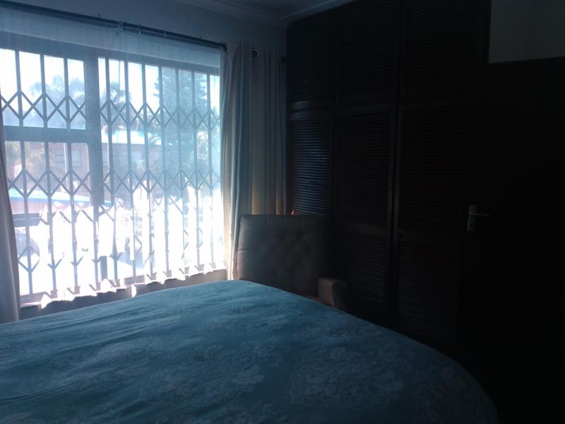 Townhouse To Rent in Port Edward KwaZulu Natal - Photo 9