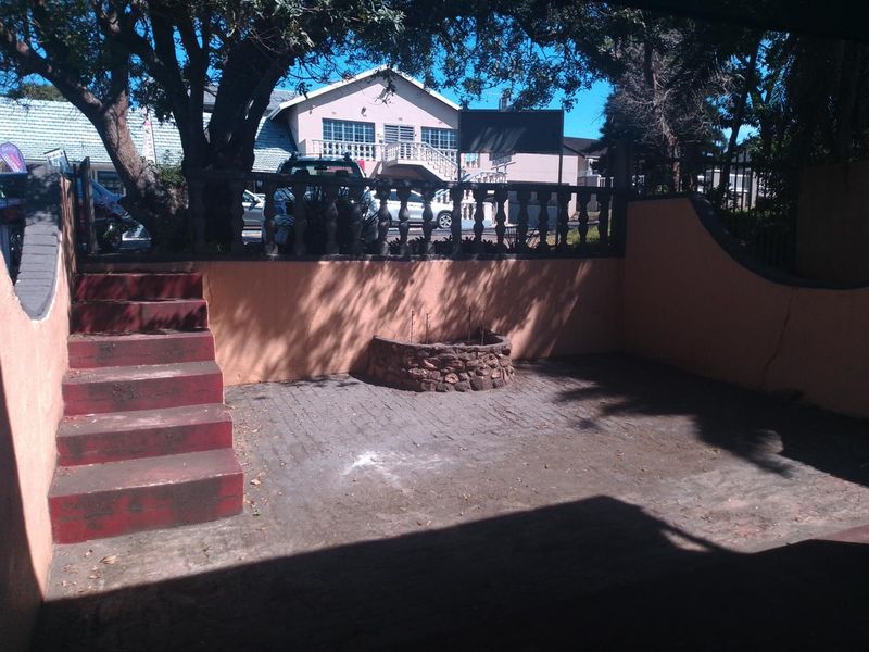 Townhouse To Rent in Port Edward KwaZulu Natal - Photo 3