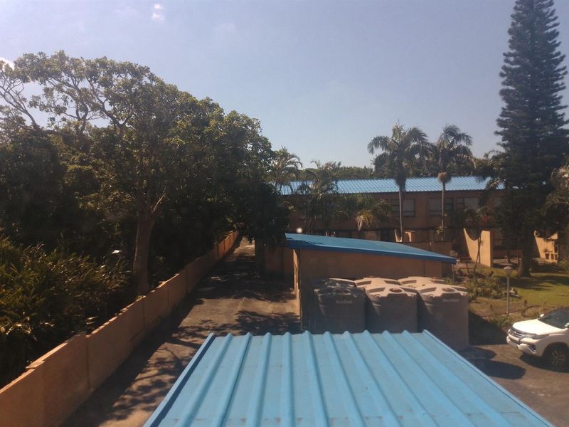 Townhouse To Rent in Port Edward KwaZulu Natal - Photo 2