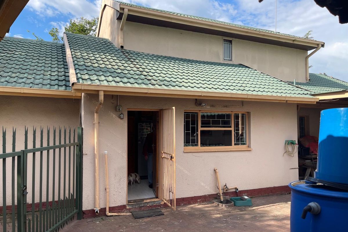 Double Storey  House For Sale in Secunda - Photo 5